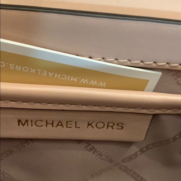 NWT Michael Kors Envelope Clutch/Crossbody - Picture 11 of 16